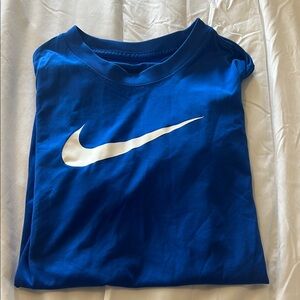 boys size large blue nike tshirt